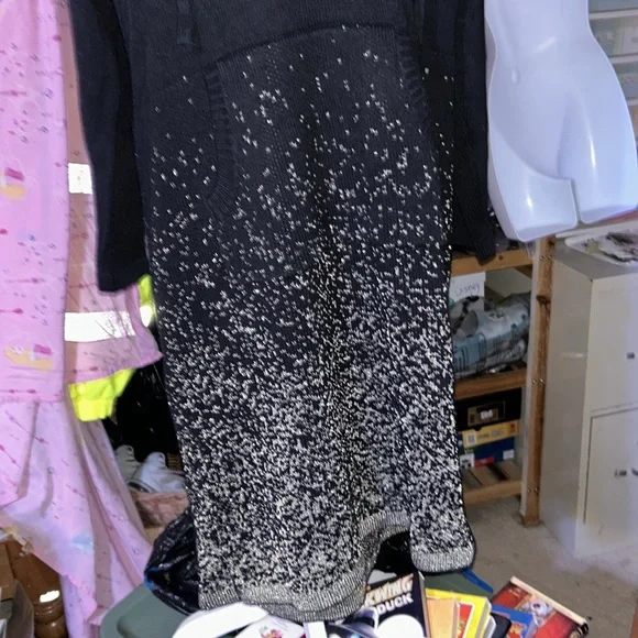 HP🎊🎊🎊🎊Hoodie Dress - Black & Gold Ombre - Picture 6 of 9